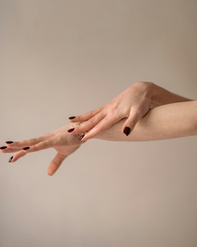 Manicura semipermanente nude