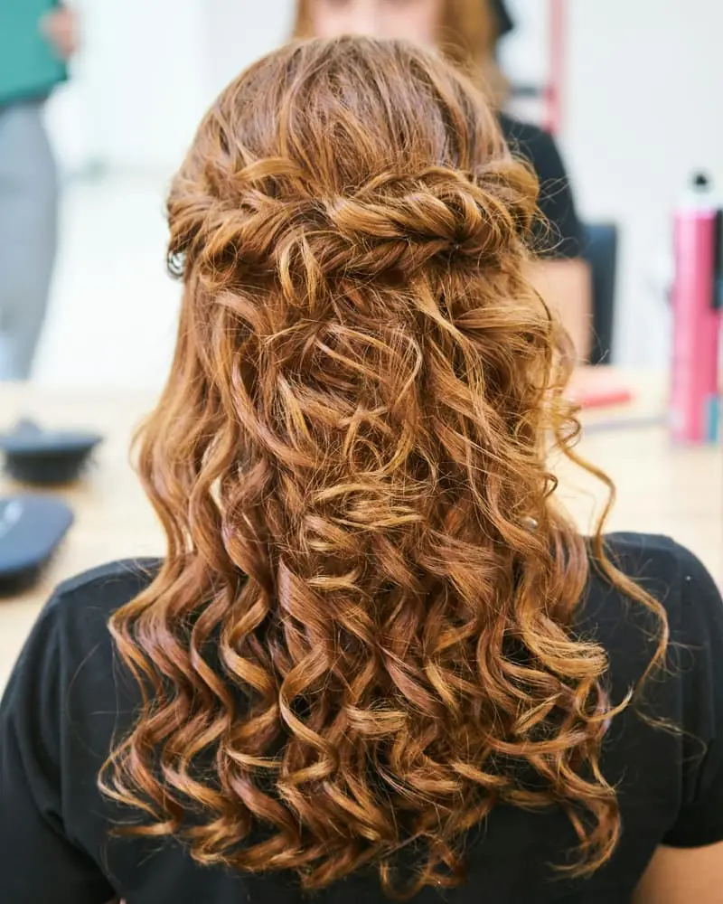 Semi-recogido de invitada — por Laura Ruiz en Esem Hair