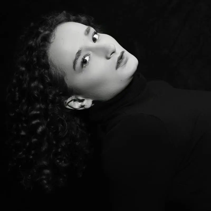 Sofía Herrera, Manicurista en Esem Hair